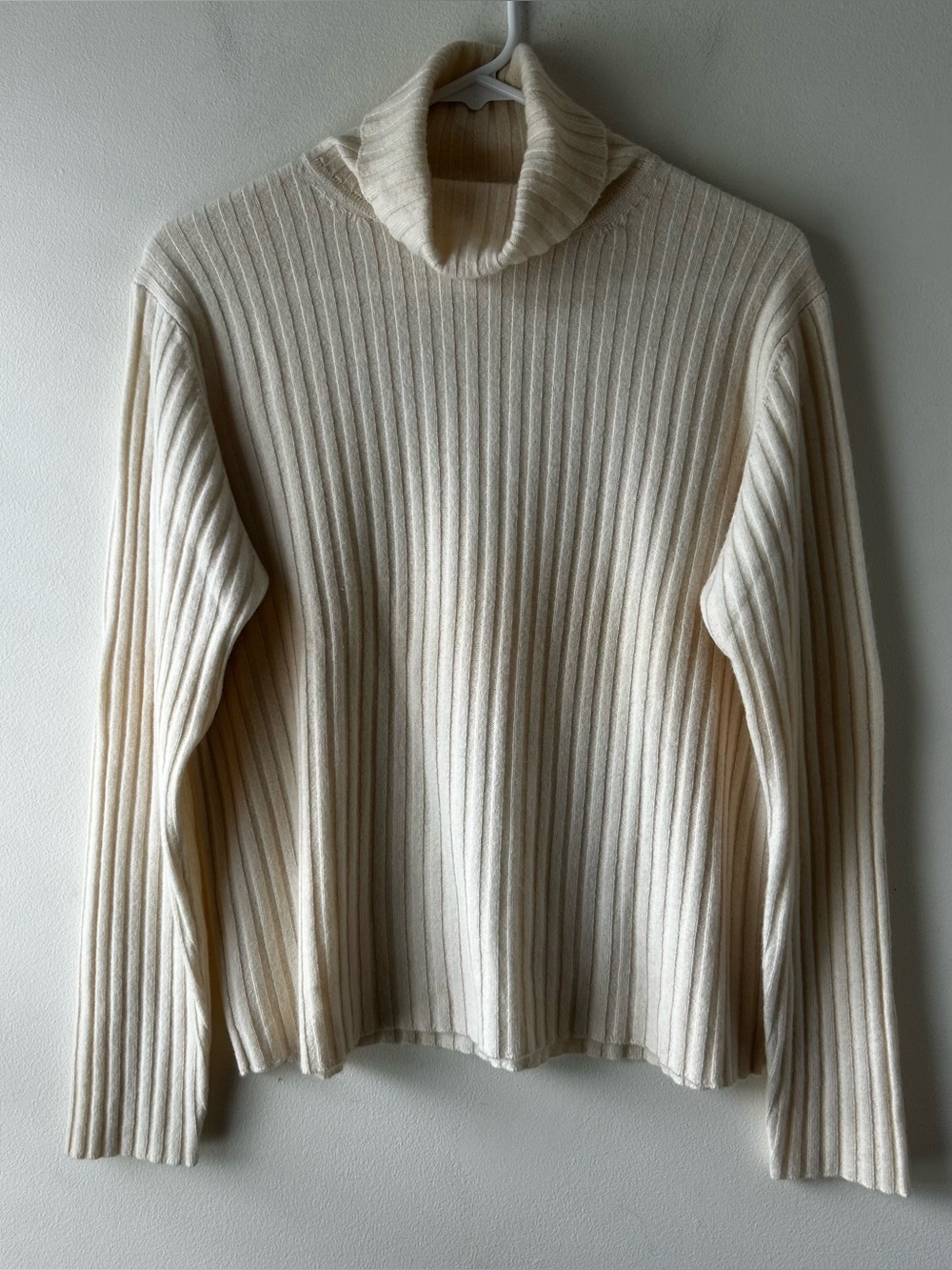 Vintage Neiman Marcus 100% Cashmere Ribbed Turtleneck Sweater Cream Large